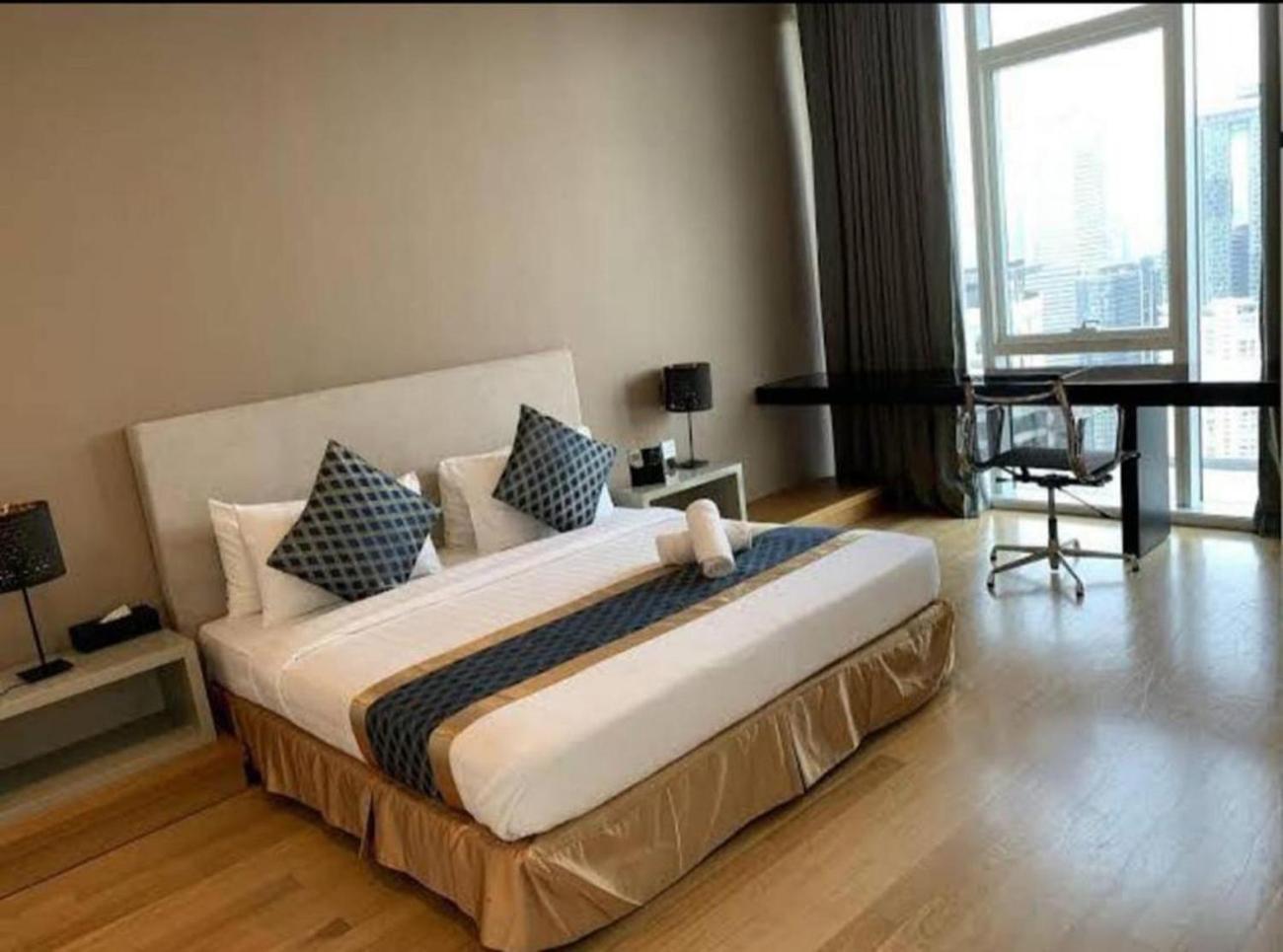 The Platinum Klcc By Victoria